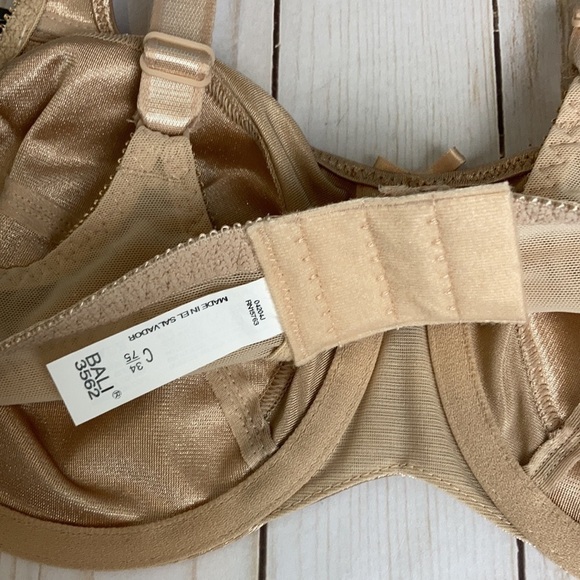 Bali NWT Minimizer Satin Tracings Comfort Strap Bra 34C Underwire Lingerie - Picture 9 of 16